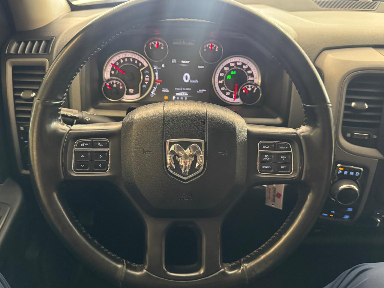 2020 RAM 1500 Classic Express 4x4 Crew 5.7L V8+New Brakes+ApplePlay Photo