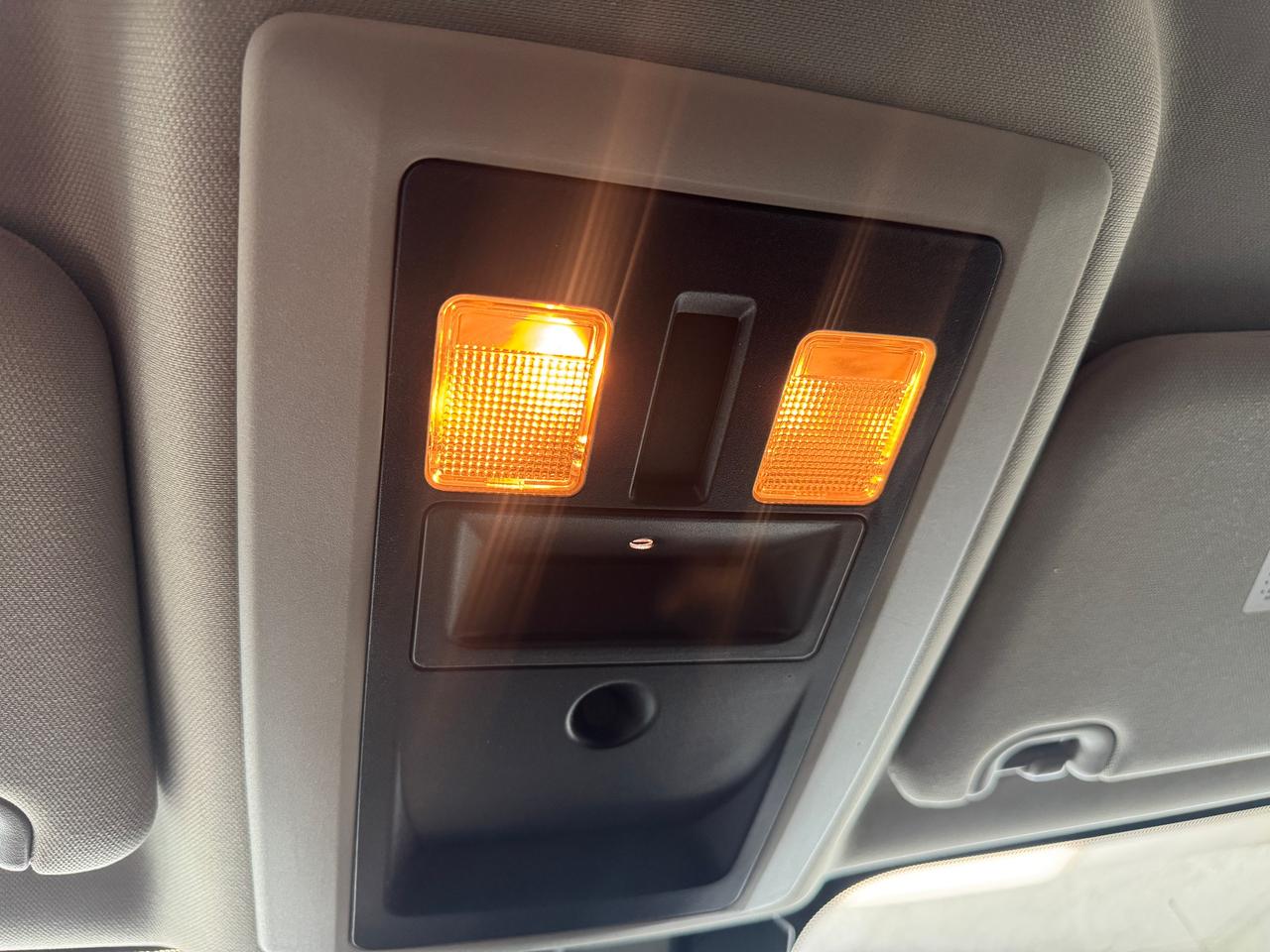 2020 RAM 1500 Classic Express 4x4 Crew 5.7L V8+New Brakes+ApplePlay Photo