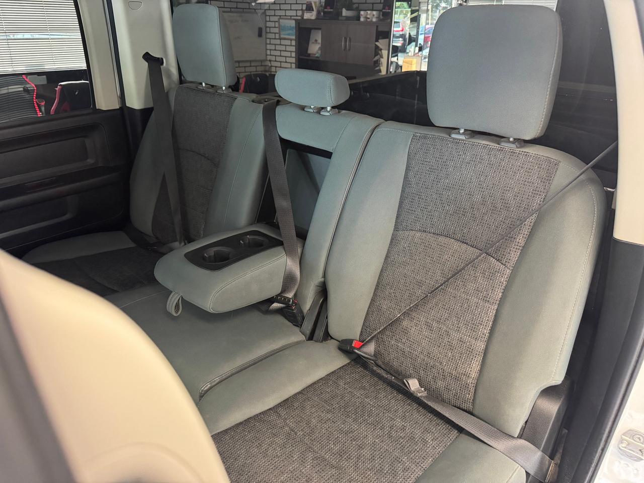 2020 RAM 1500 Classic Express 4x4 Crew 5.7L V8+New Brakes+ApplePlay Photo