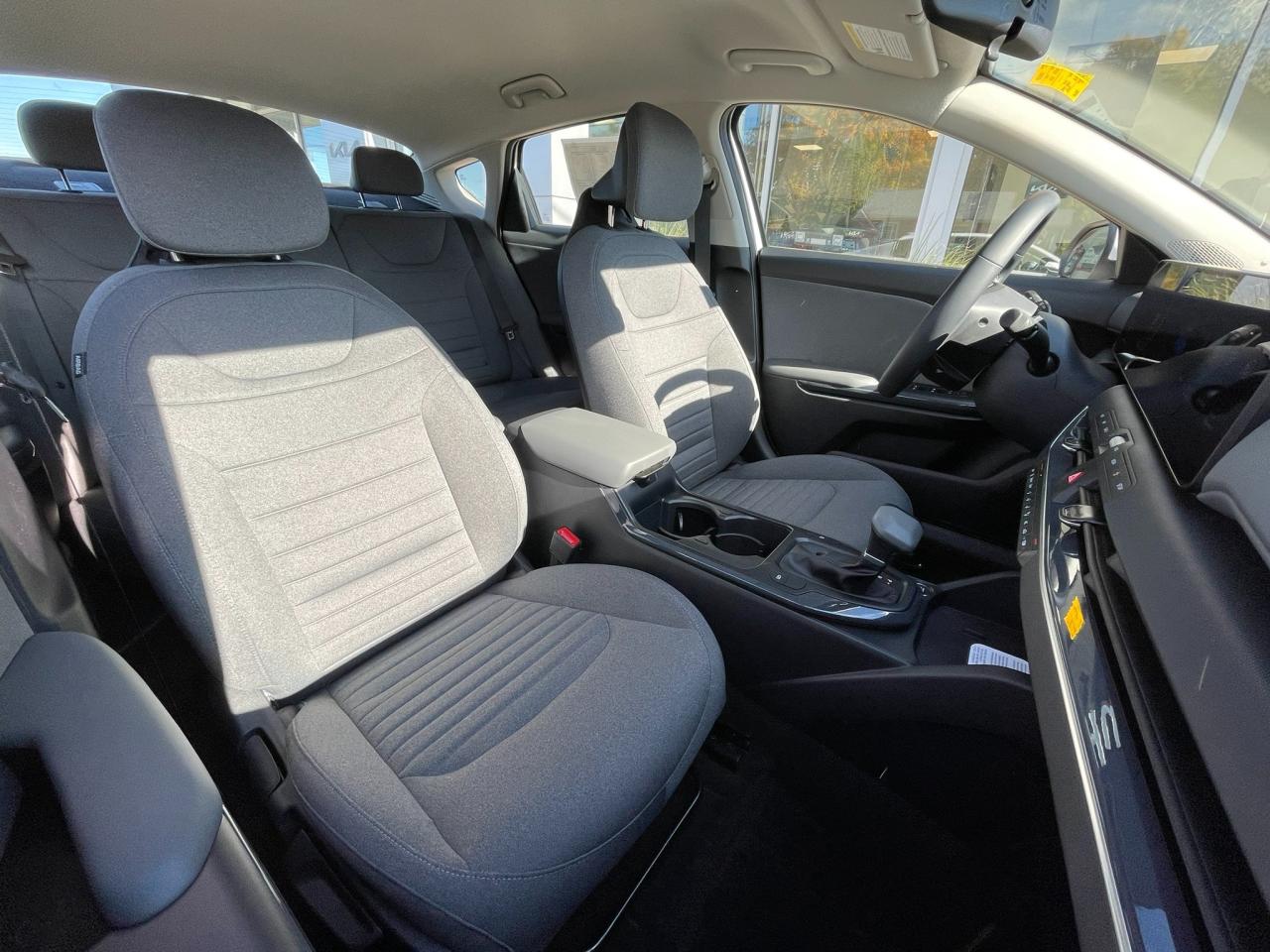 2025 Kia K4 EX Photo