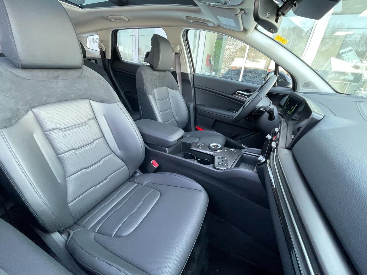 2026 Kia Sportage Plug-In Hybrid EX Premium Photo