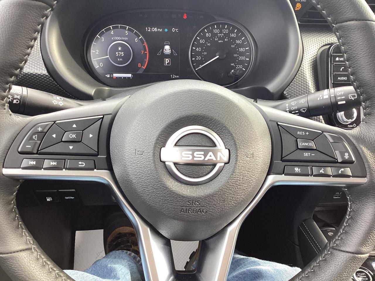 2025 Nissan Kicks Play SV Photo