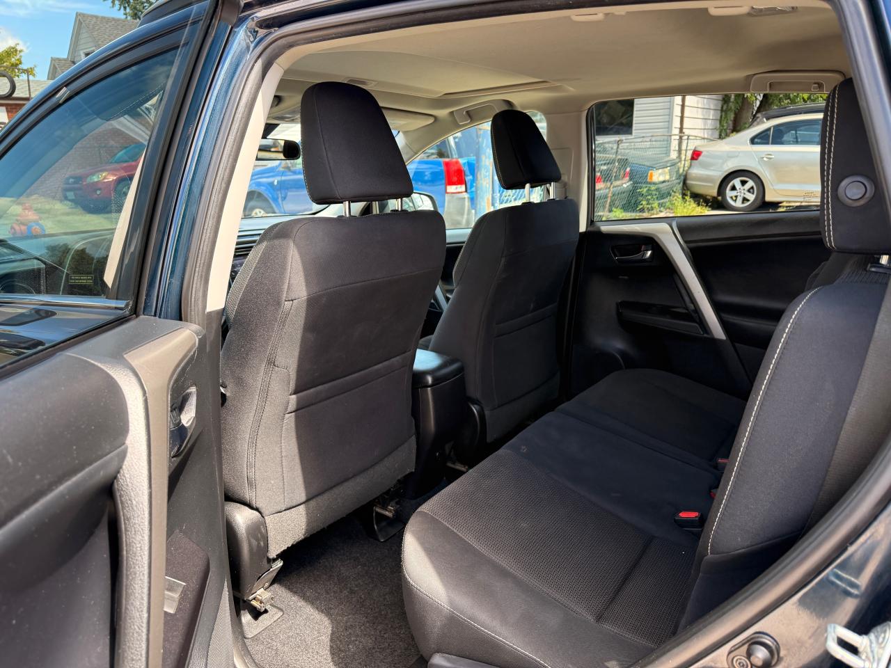 2017 Toyota RAV4 XLE - Photo #17