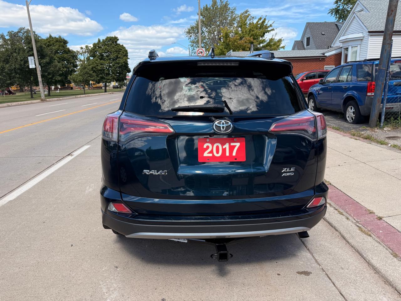 2017 Toyota RAV4 XLE - Photo #11