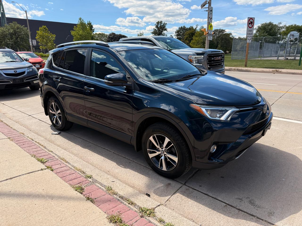 2017 Toyota RAV4 XLE - Photo #6