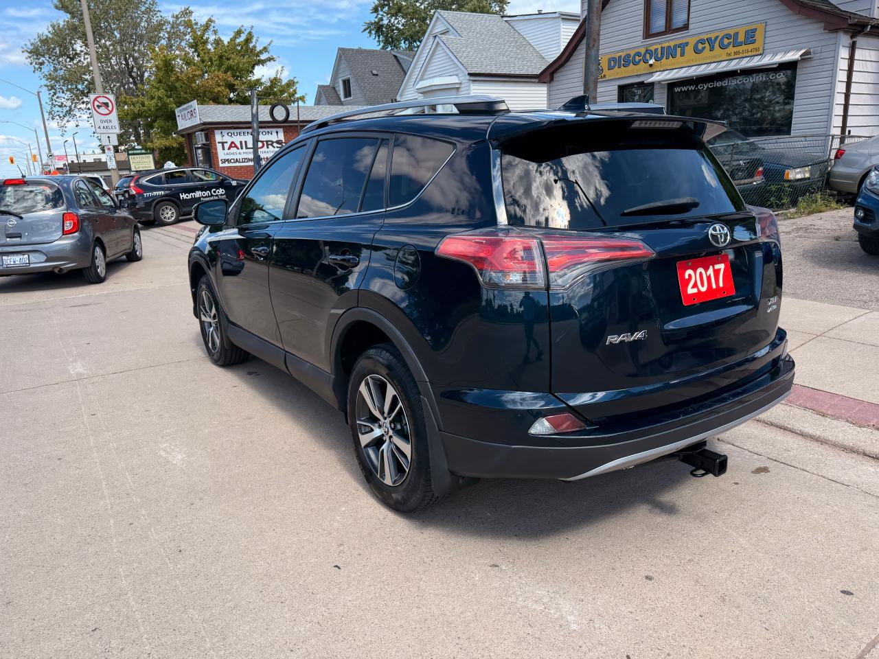 2017 Toyota RAV4 XLE - Photo #12