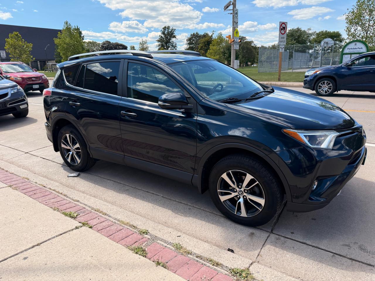 2017 Toyota RAV4 XLE - Photo #7