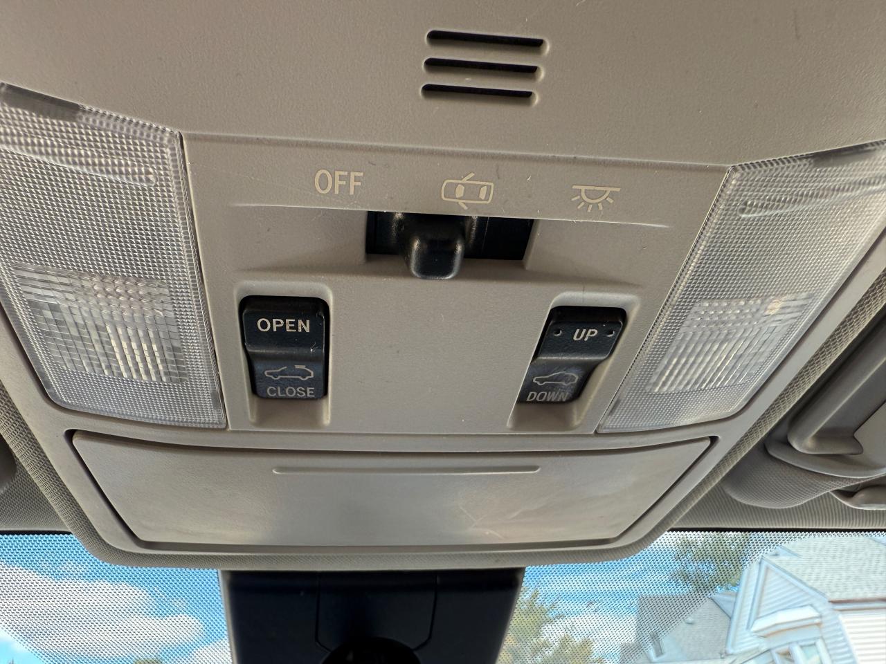 2017 Toyota RAV4 XLE - Photo #31