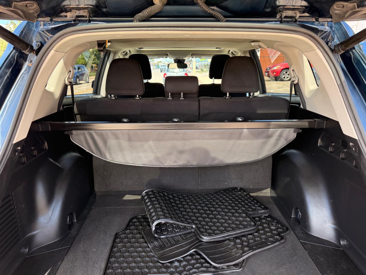 2017 Toyota RAV4 XLE - Photo #20