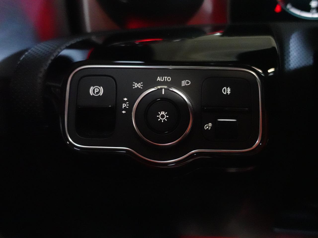 2020 Mercedes-Benz A-Class 4MATIC | Nav | Leather | Sunroof | Ambient Lights