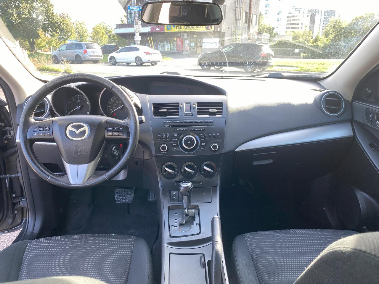 2012 Mazda MAZDA3 GS-SKY Gas Saver/Bluetooth/Automatic/Htd Seats - Photo #13