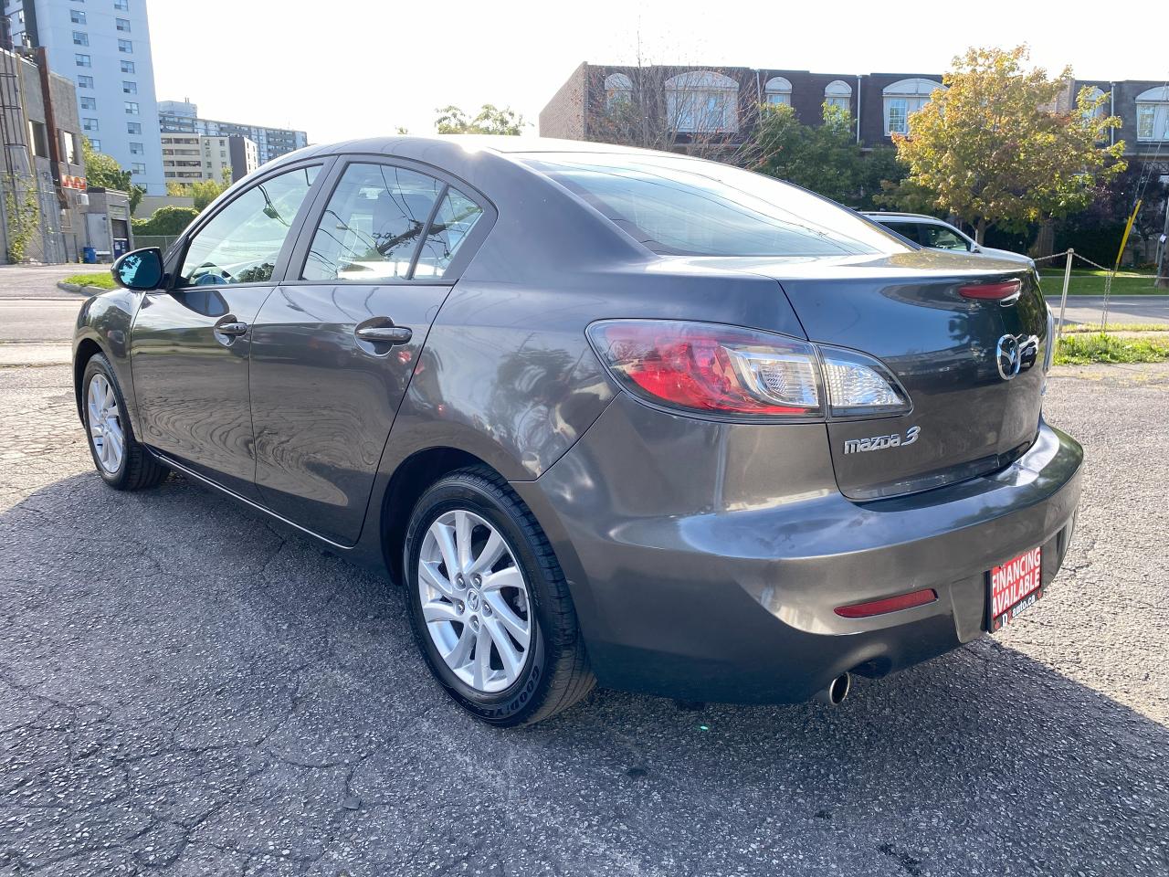 2012 Mazda MAZDA3 GS-SKY Gas Saver/Bluetooth/Automatic/Htd Seats - Photo #8