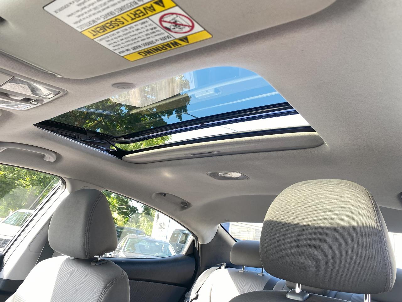 2013 Hyundai Elantra GLS/Automatic/Gas Saver/Sunroof/BlueTooth - Photo #16