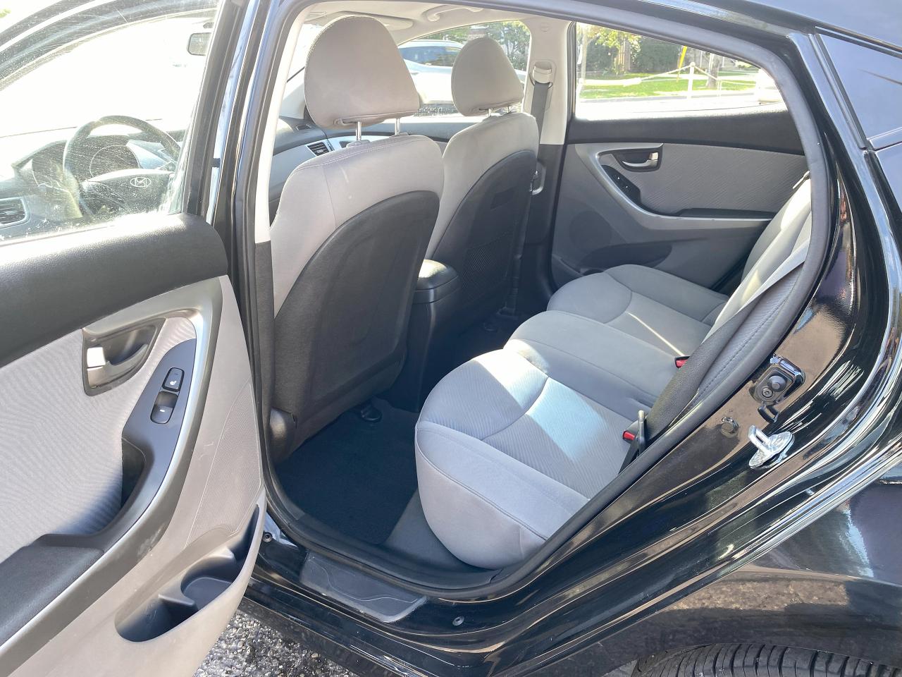2013 Hyundai Elantra GLS/Automatic/Gas Saver/Sunroof/BlueTooth - Photo #12