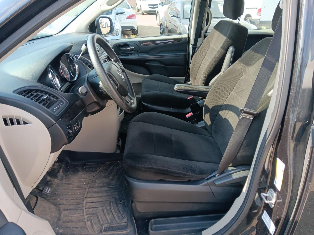 2012 Dodge Grand Caravan SE, 7 Passenger - Photo #11