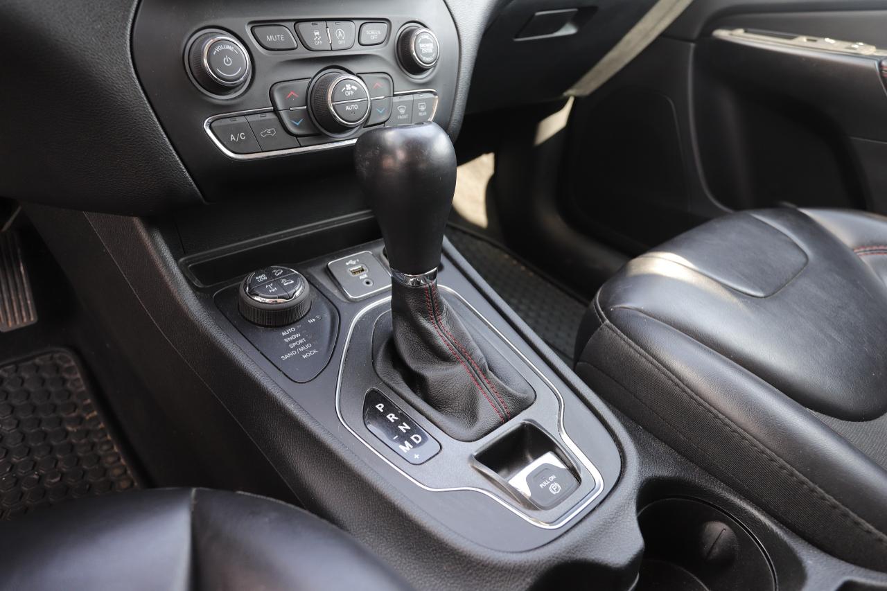 2022 Jeep Cherokee Trailhawk 4X4 Photo5