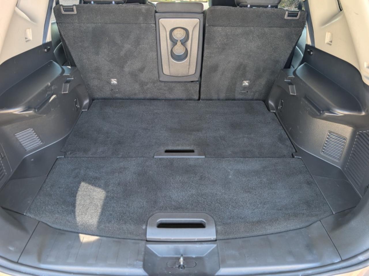 2018 Nissan Rogue S  **AFTERMARKET ALLOYS** Photo