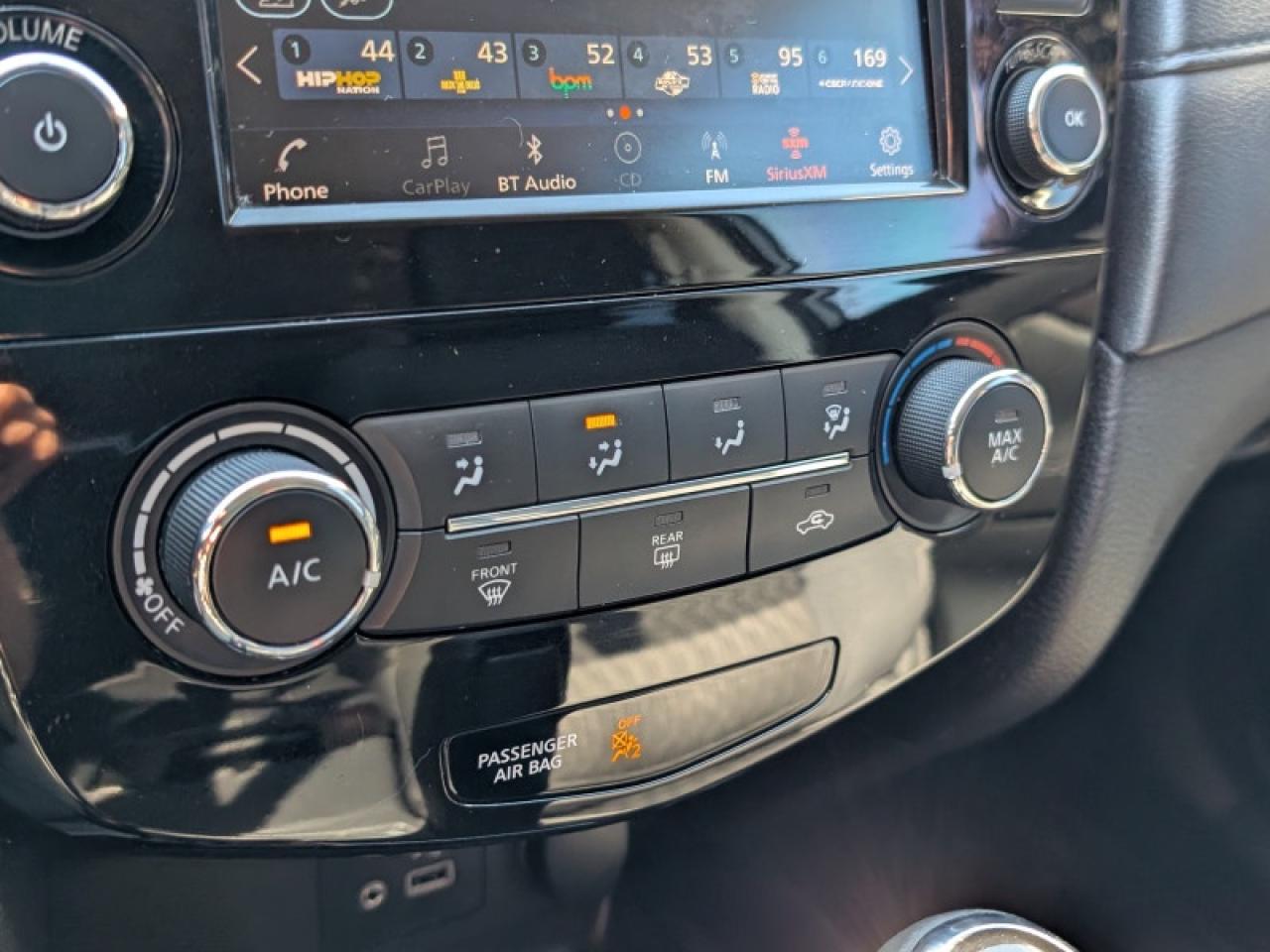 2018 Nissan Rogue S  **AFTERMARKET ALLOYS** Photo