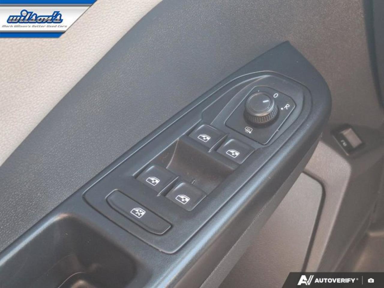 2022 Volkswagen Taos Comfortline | Split Leather | Pano Roof | Heated Seats | Digital Dash | Wireless Carplay | and More! Photo