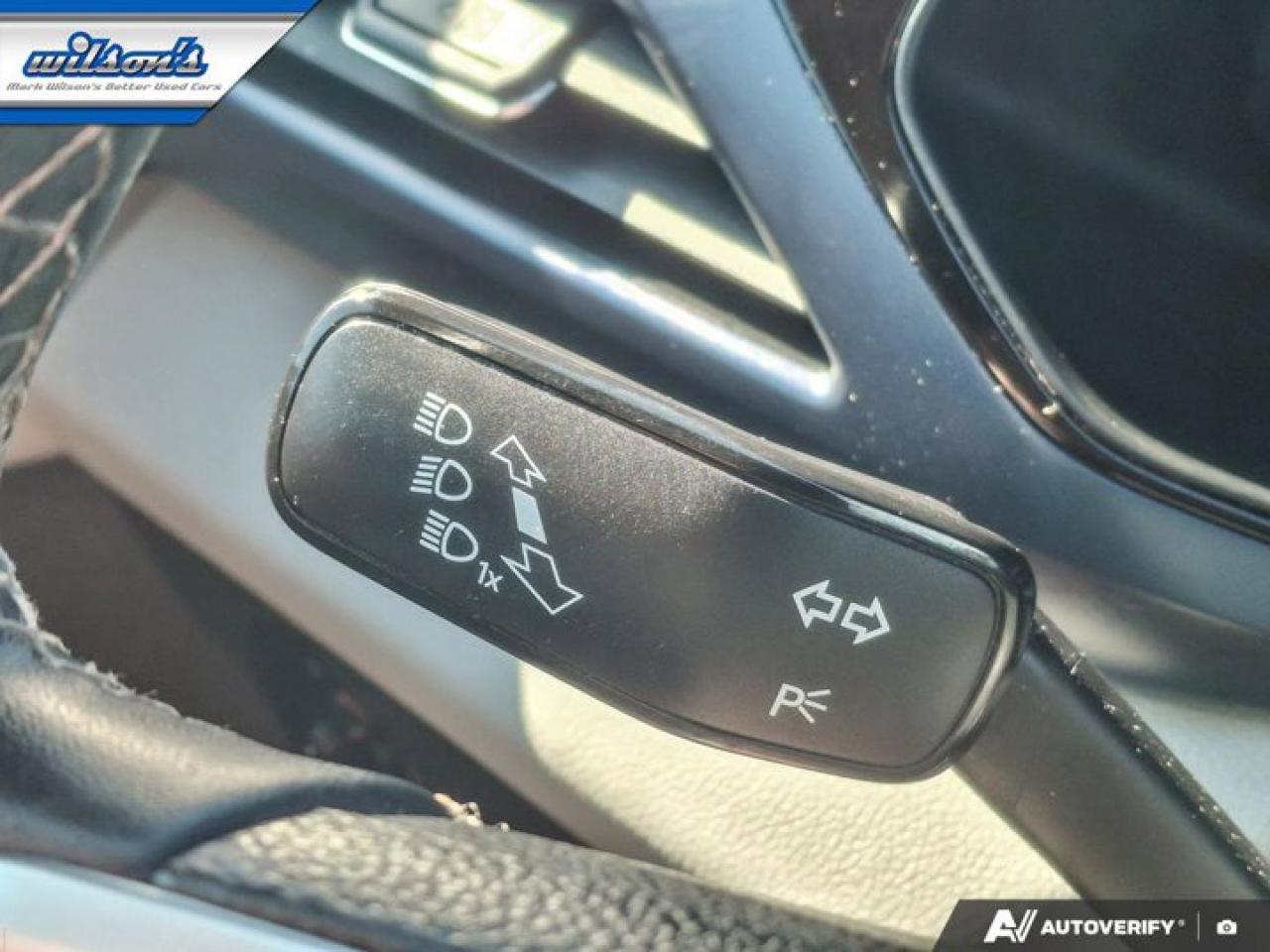 2022 Volkswagen Taos Comfortline | Split Leather | Pano Roof | Heated Seats | Digital Dash | Wireless Carplay | and More! Photo