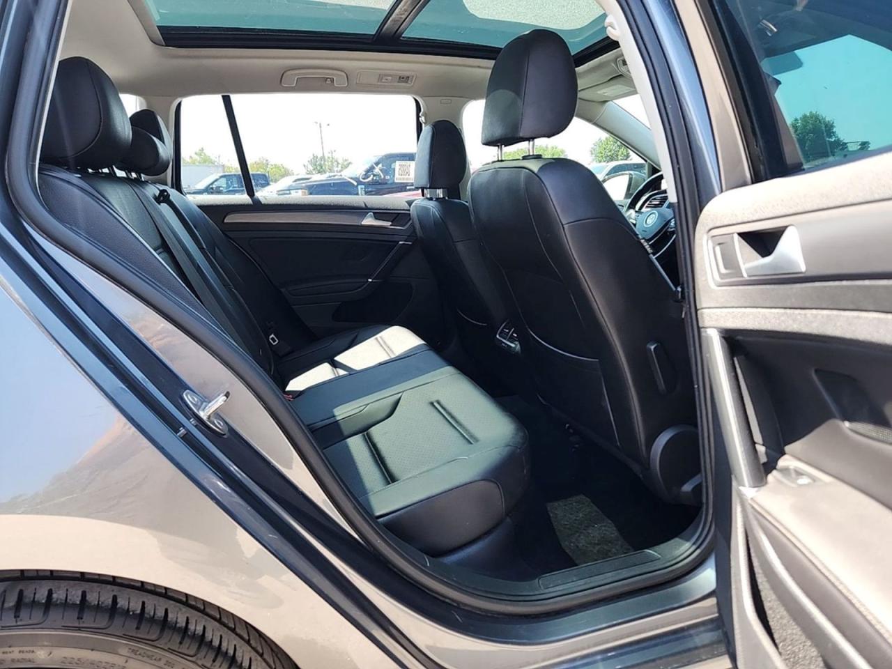 2018 Volkswagen Golf Sportwagen TSi  SE - Photo #5