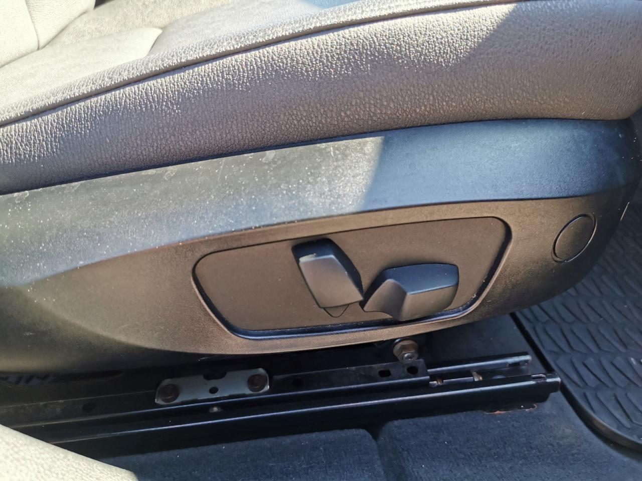 2015 BMW X1 28i xDrive - Photo #21
