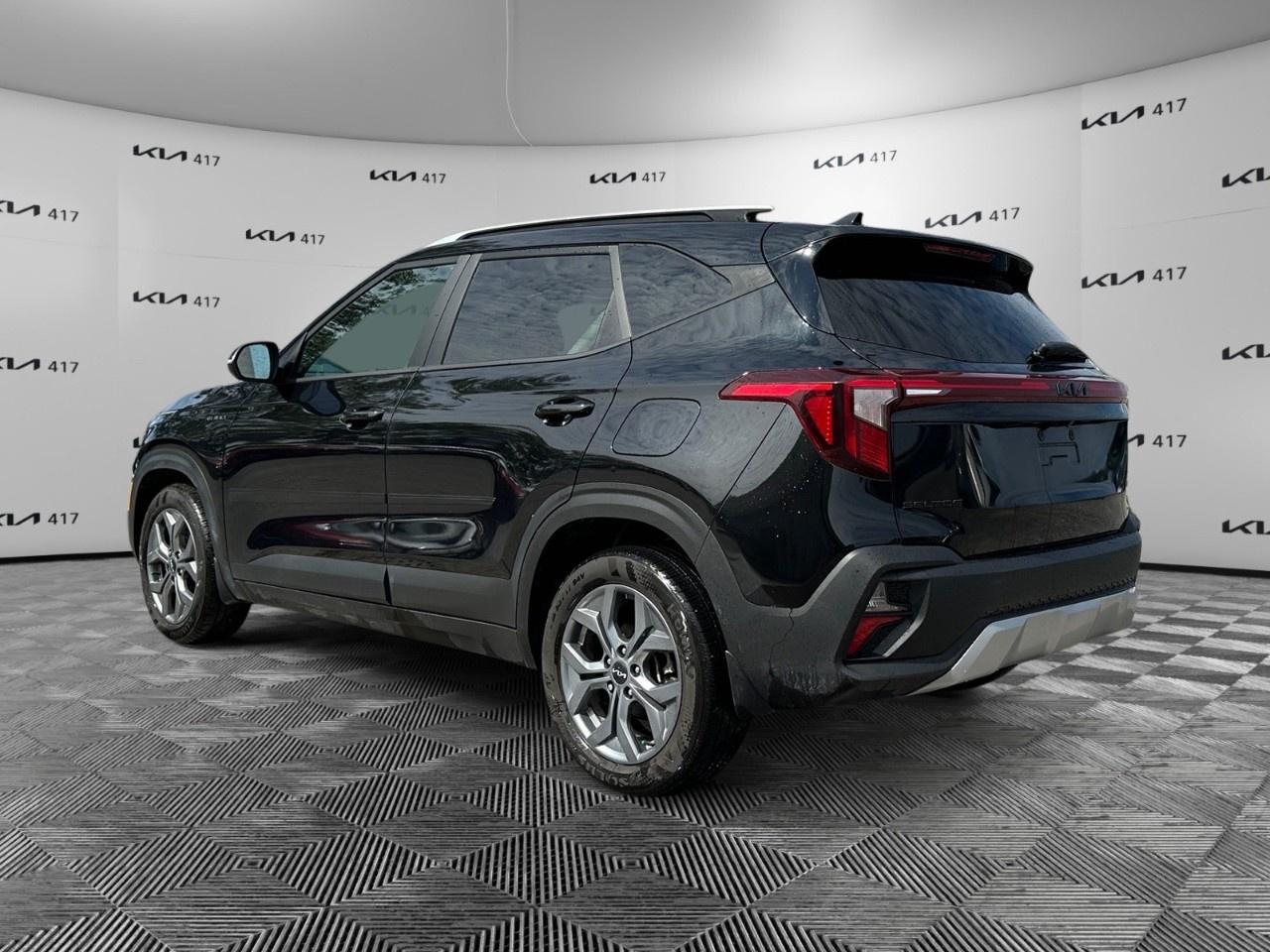 2024 Kia Seltos LX FWD Photo2