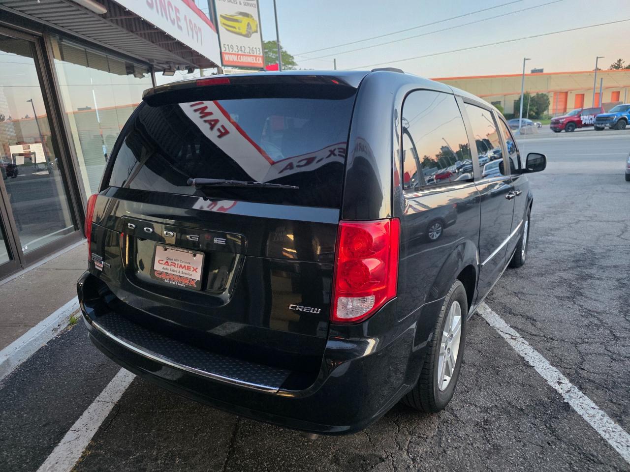 2017 Dodge Grand Caravan Crew Leather | DVD | Heated Seats | Backup Camera Photo4