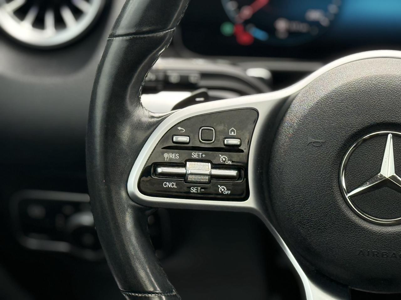 2020 Mercedes-Benz GLB-Class | PREMIUM | PANO | APPLE CARPLAY Photo