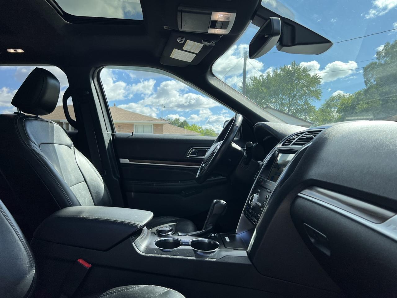 2019 Ford Explorer Limited 4WD - Photo #10