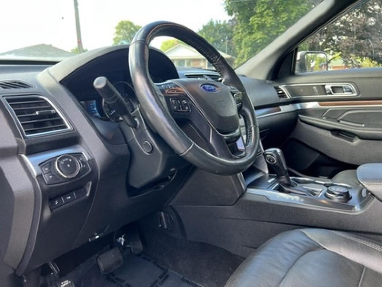 2019 Ford Explorer Limited 4WD Photo