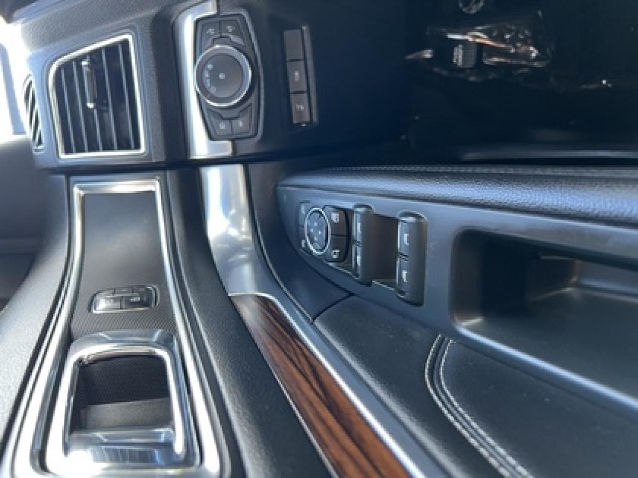 2019 Ford Explorer Limited 4WD Photo