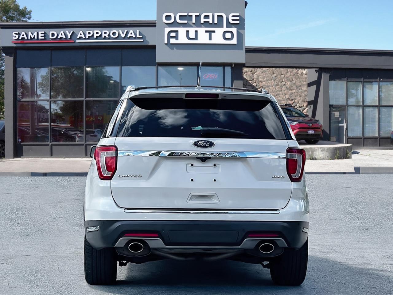 2019 Ford Explorer Limited 4WD Photo4