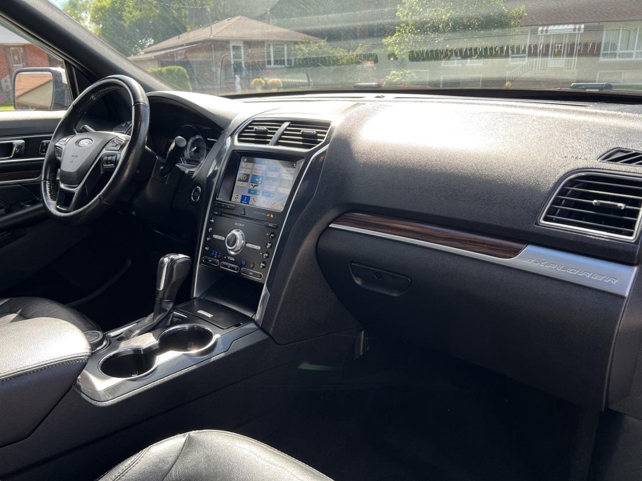 2019 Ford Explorer Limited 4WD Photo