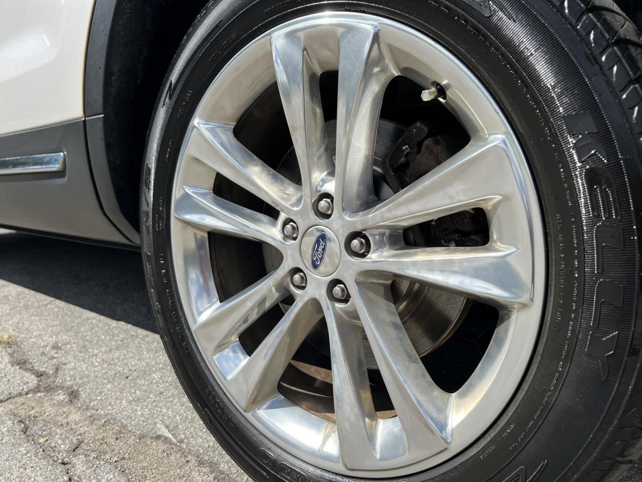 2019 Ford Explorer Limited 4WD Photo