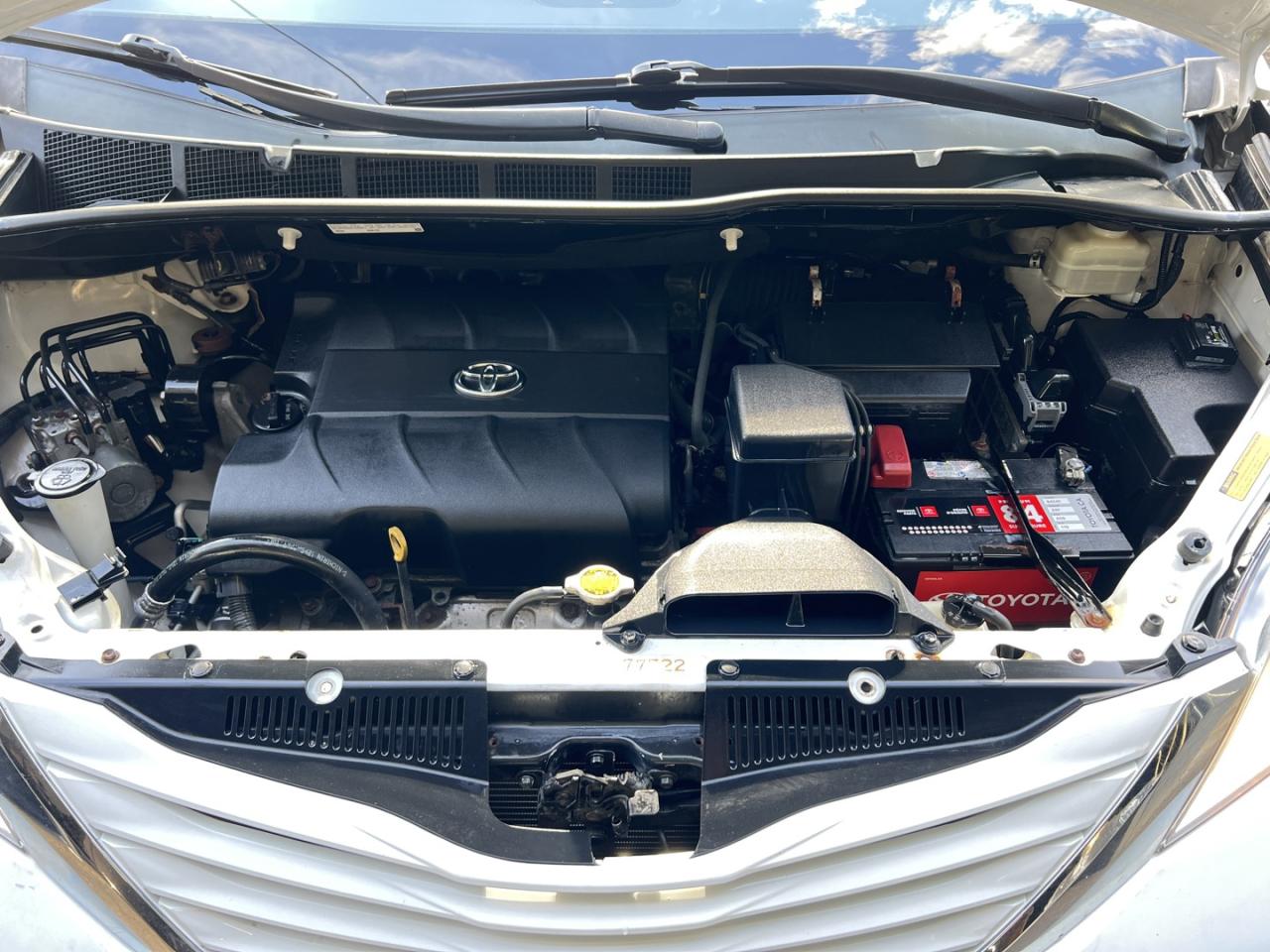 2015 Toyota Sienna LE FWD 7-Passenger V6 - Photo #6