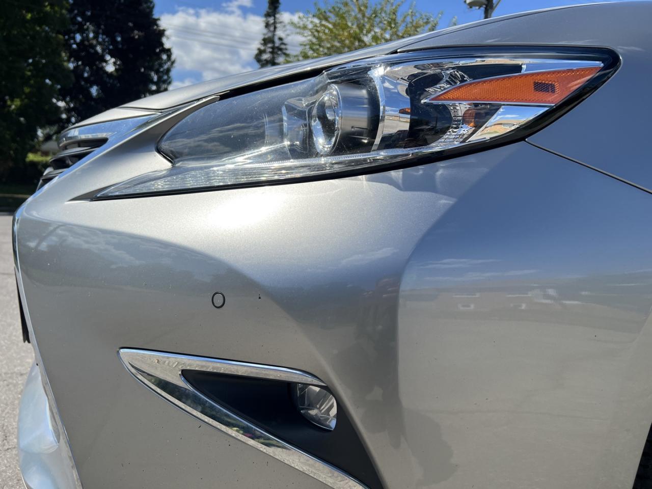 2016 Lexus ES 300 h Sedan - Photo #6