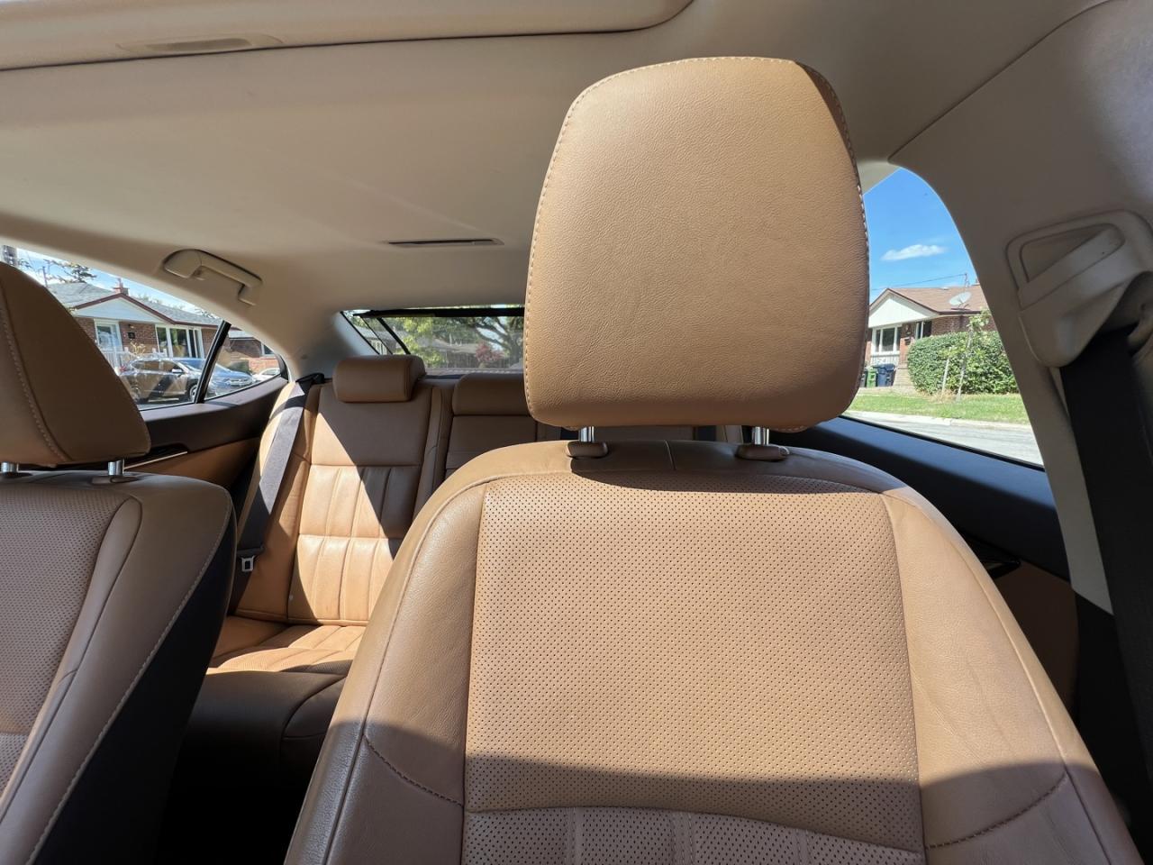 2016 Lexus ES 300 h Sedan - Photo #24