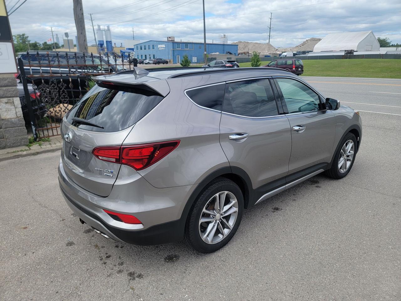 2017 Hyundai Santa Fe Sport AWD 4dr 2.0T Limited - Photo #5