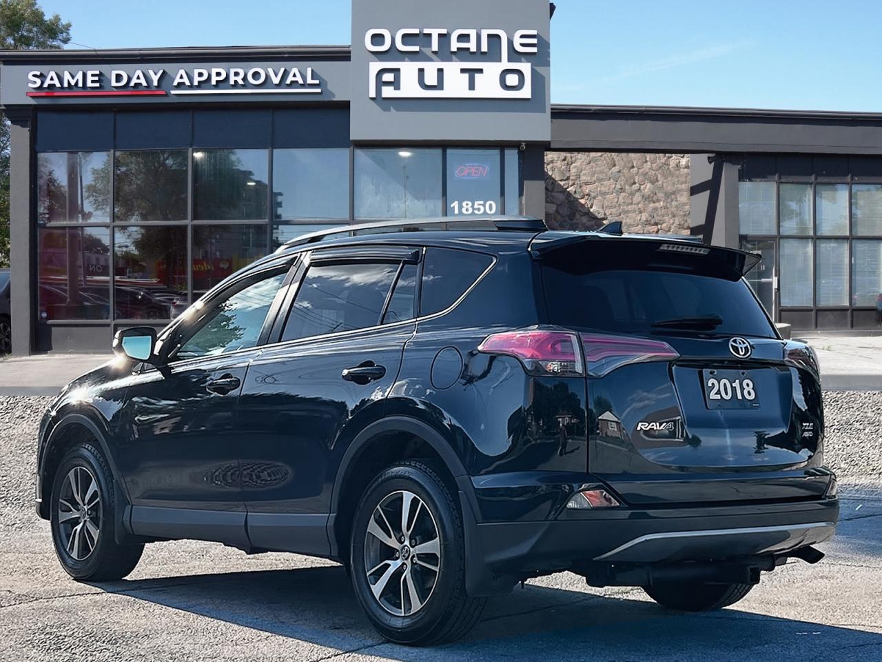 2018 Toyota RAV4 XLE AWD - Photo #4