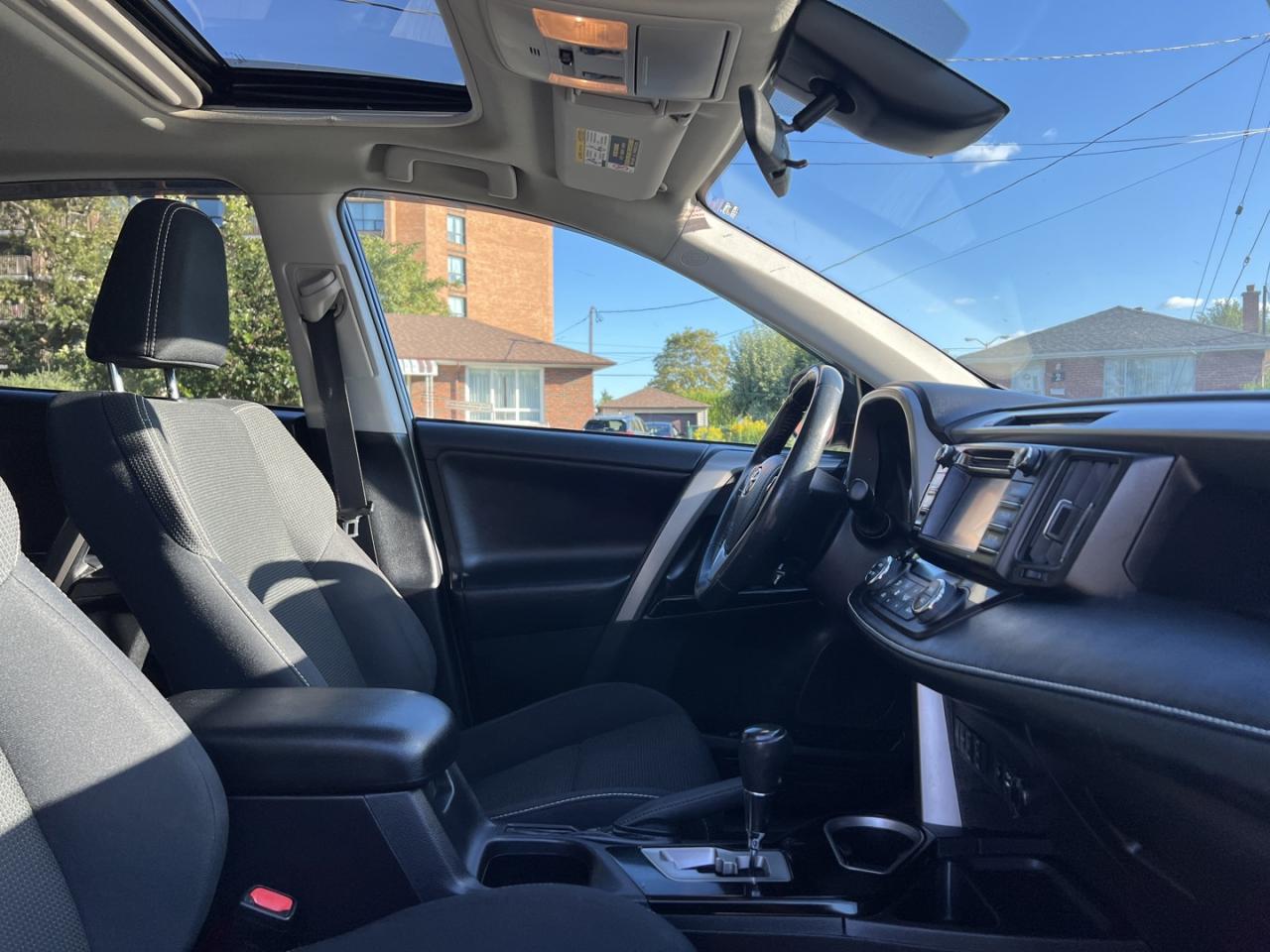 2018 Toyota RAV4 XLE AWD - Photo #10