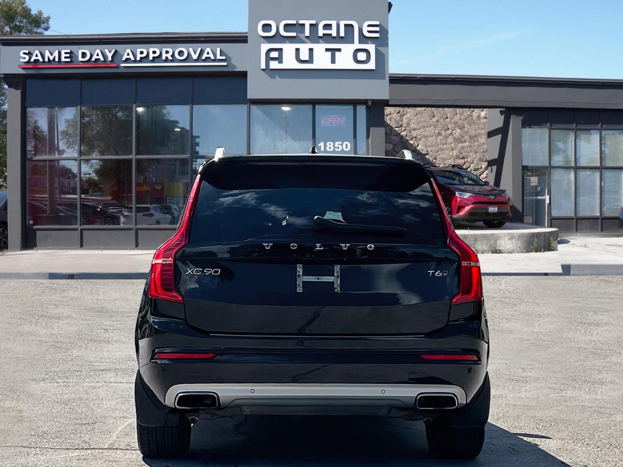 2019 Volvo XC90 T6 Momentum AWD Photo4