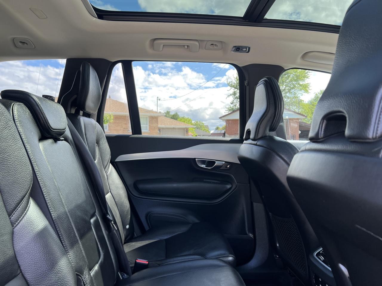 2019 Volvo XC90 T6 Momentum AWD - Photo #8