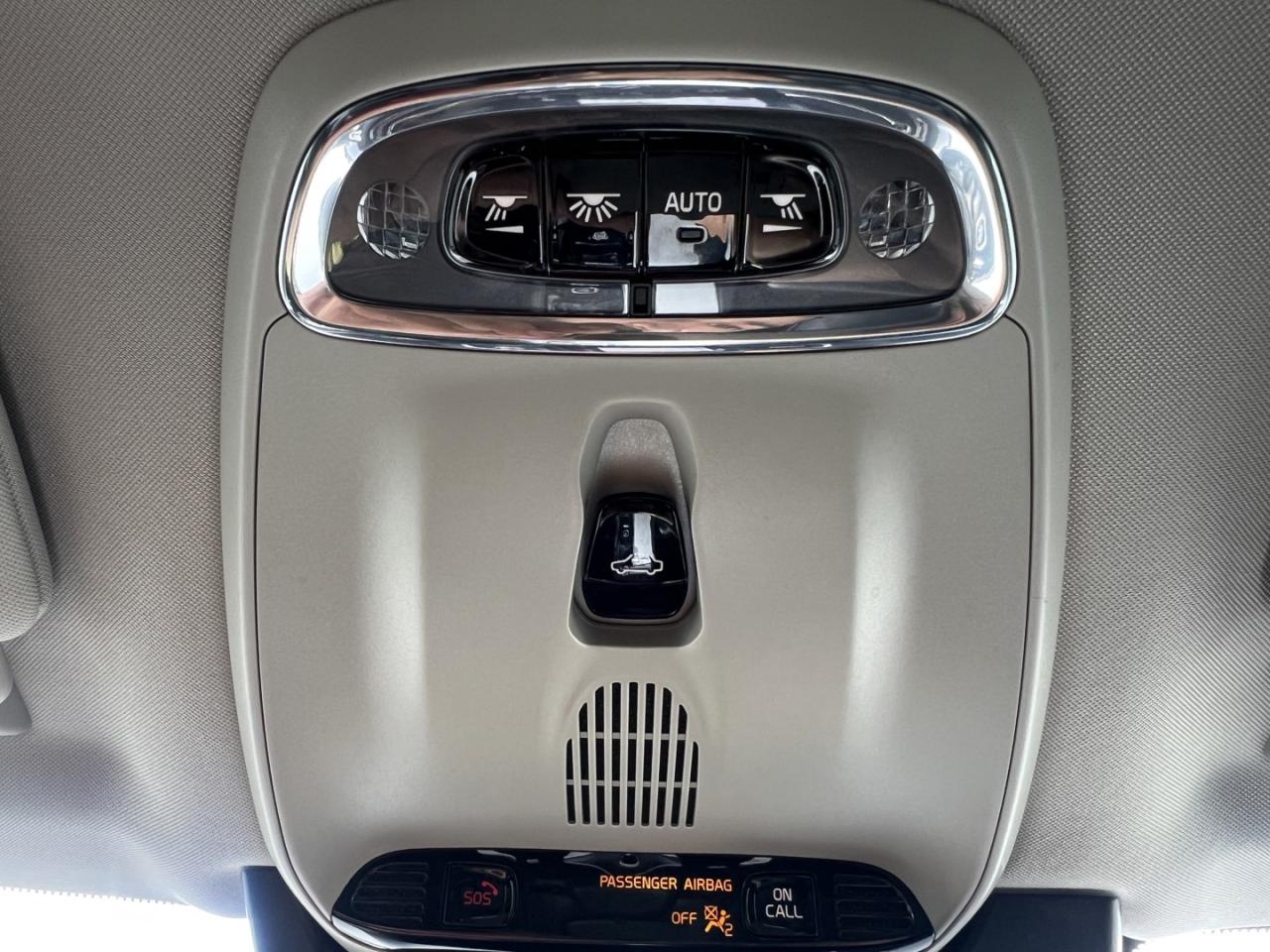 2019 Volvo XC90 T6 Momentum AWD - Photo #24