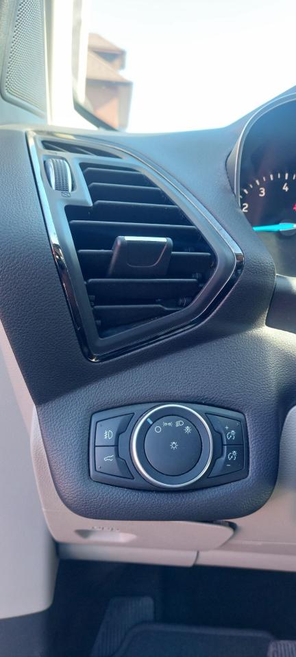 2017 Ford Escape Titanium - Photo #17