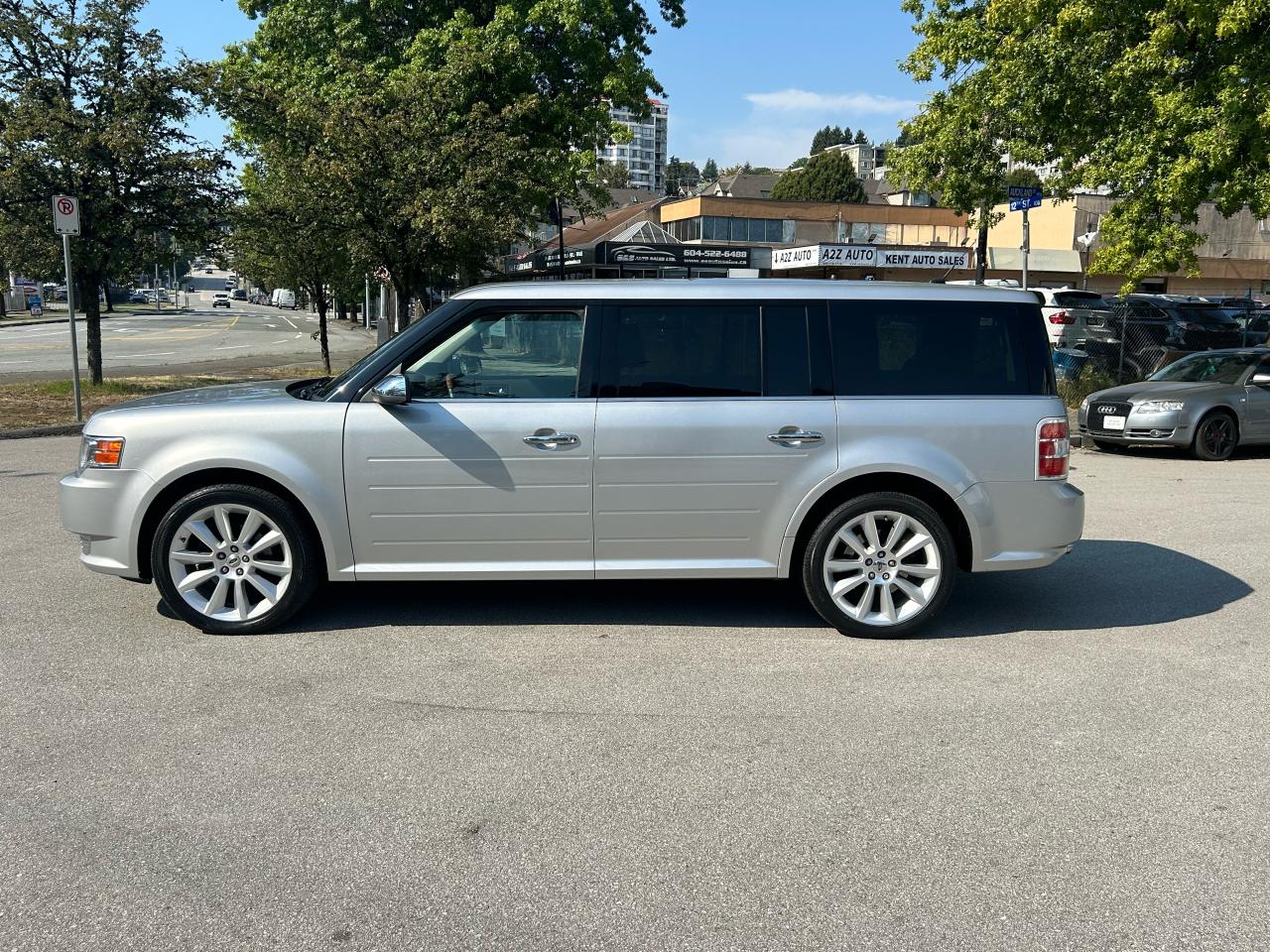 2009 Ford Flex limited - Photo #2