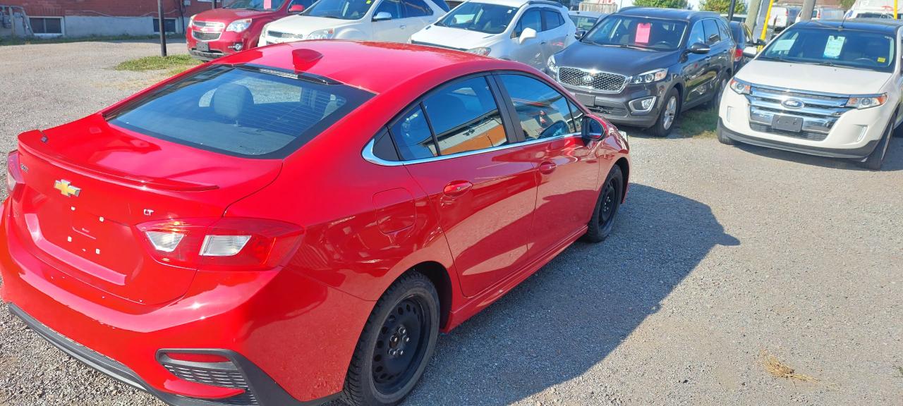 2017 Chevrolet Cruze 4dr Sdn 1.4L LT w/1SD Photo3