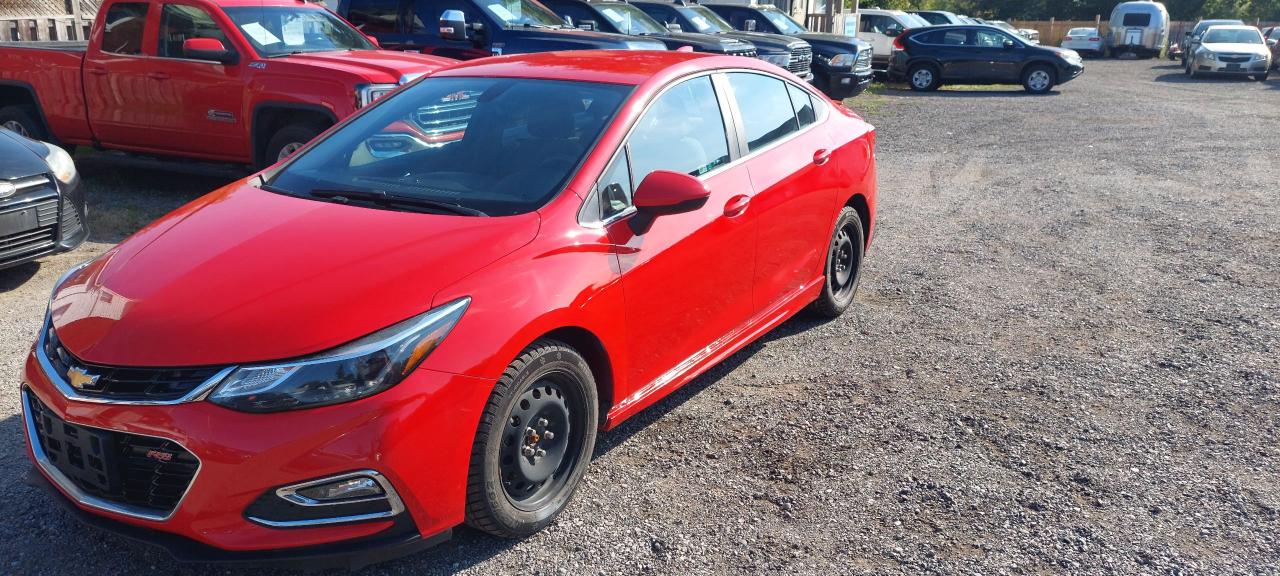 2017 Chevrolet Cruze 4dr Sdn 1.4L LT w/1SD Photo2