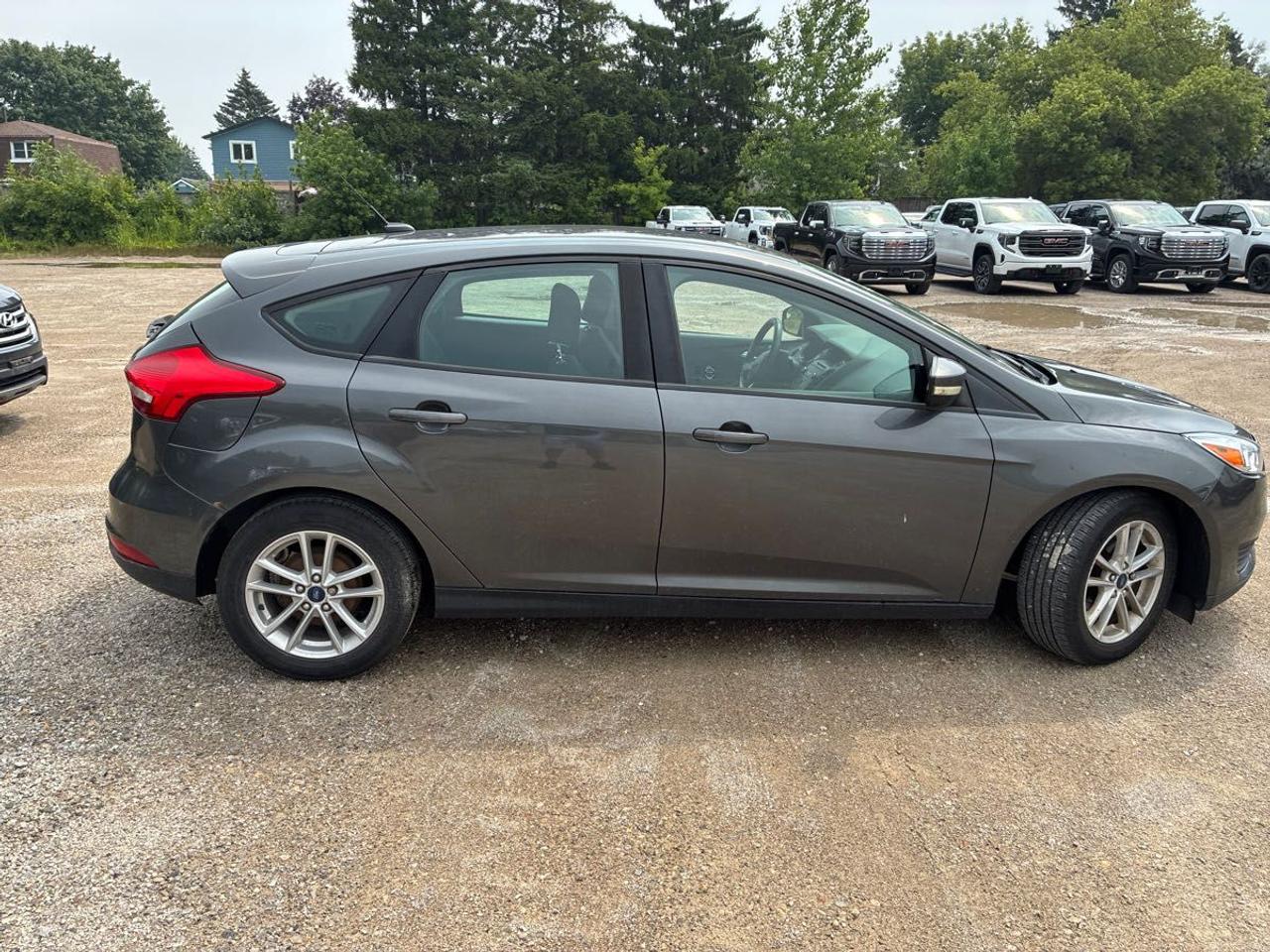 2017 Ford Focus SE - Photo #1
