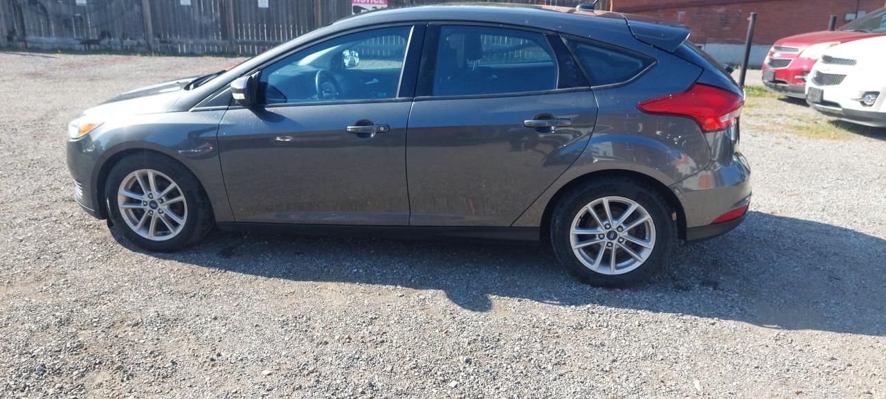 2017 Ford Focus 5dr HB Photo4